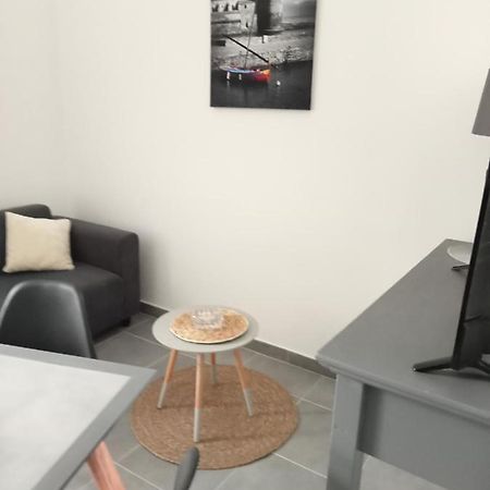 Appartamento Chez Jean.Mi Millas Esterno foto