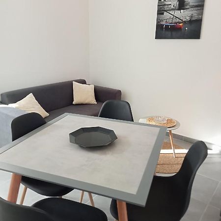 Appartamento Chez Jean.Mi Millas Esterno foto