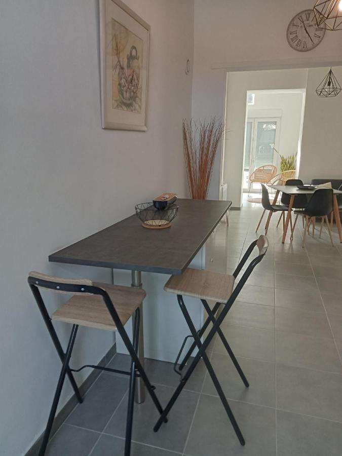 Appartamento Chez Jean.Mi Millas Esterno foto