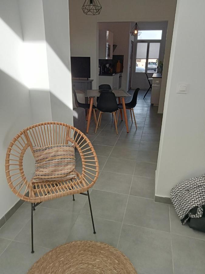 Appartamento Chez Jean.Mi Millas Esterno foto