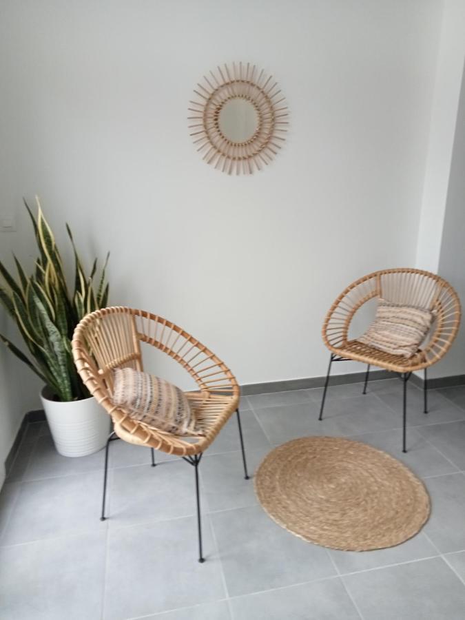 Appartamento Chez Jean.Mi Millas Esterno foto